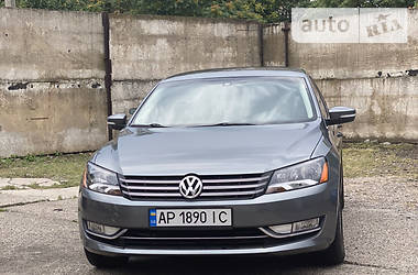 Седан Volkswagen Passat 2012 в Мелітополі