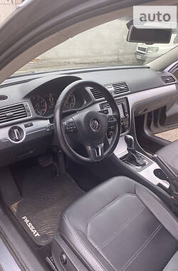 Седан Volkswagen Passat 2012 в Мелітополі
