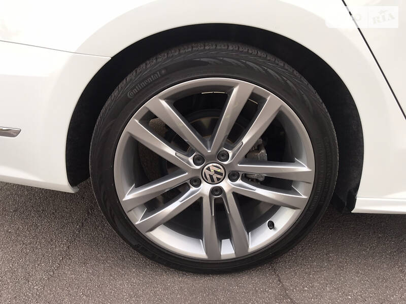 Седан Volkswagen Passat 2018 в Каменском