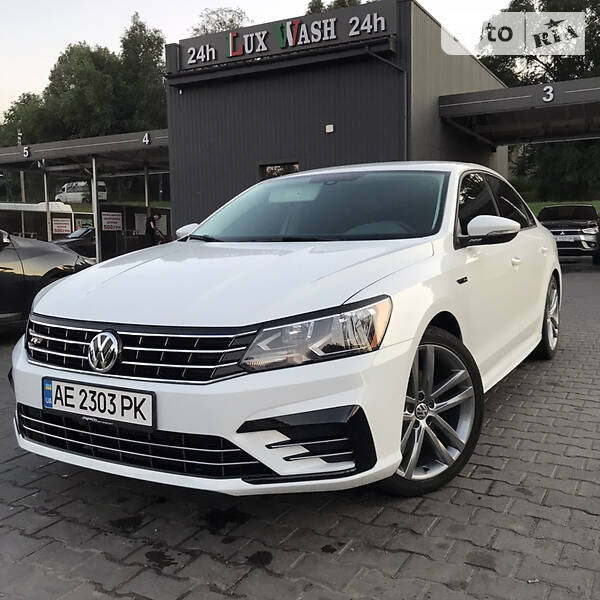 Седан Volkswagen Passat 2018 в Каменском