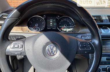 Седан Volkswagen Passat 2012 в 