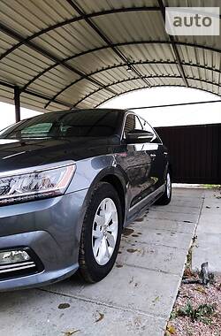 Седан Volkswagen Passat 2016 в 
