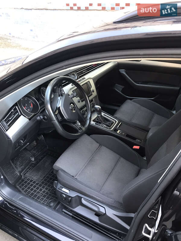 Универсал Volkswagen Passat 2017 в Хмельницком