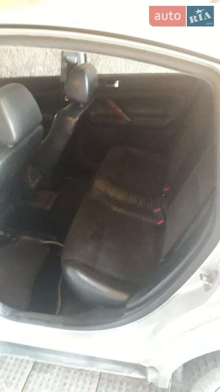 Седан Volkswagen Passat 1999 в Киеве