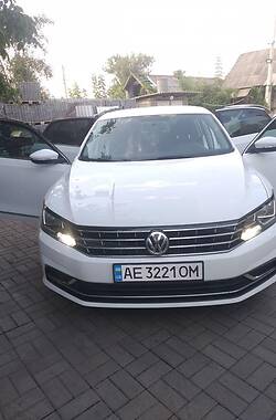 Седан Volkswagen Passat 2017 в Павлограді