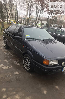 Седан Volkswagen Passat 1991 в Львове