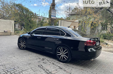 Седан Volkswagen Passat 2012 в Одесі