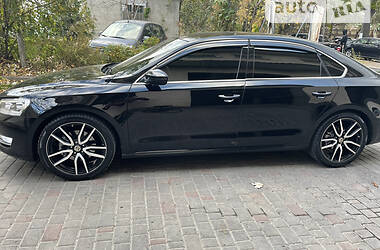 Седан Volkswagen Passat 2012 в Одесі