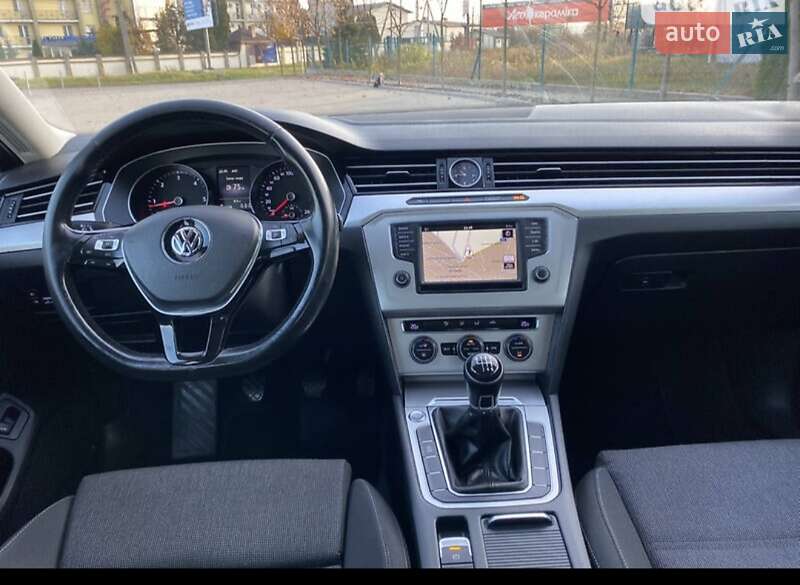 Седан Volkswagen Passat 2015 в Коломые