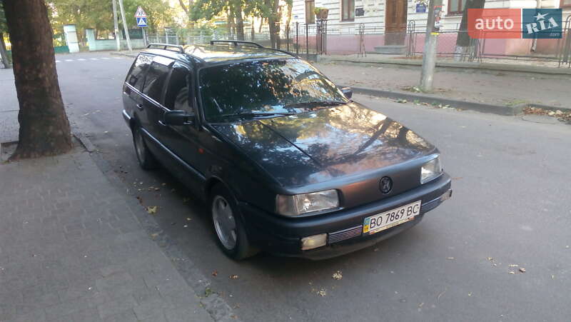 Универсал Volkswagen Passat 1992 в Бродах