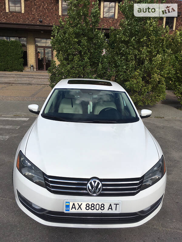 Седан Volkswagen Passat 2012 в Харькове