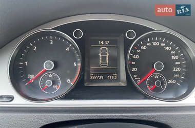 Седан Volkswagen Passat 2011 в Львове