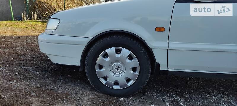 Универсал Volkswagen Passat 1996 в Городке