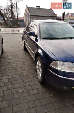 Седан Volkswagen Passat 2004 в 