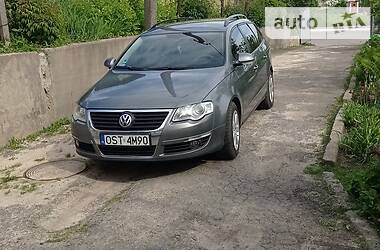 Универсал Volkswagen Passat 2002 в Корце