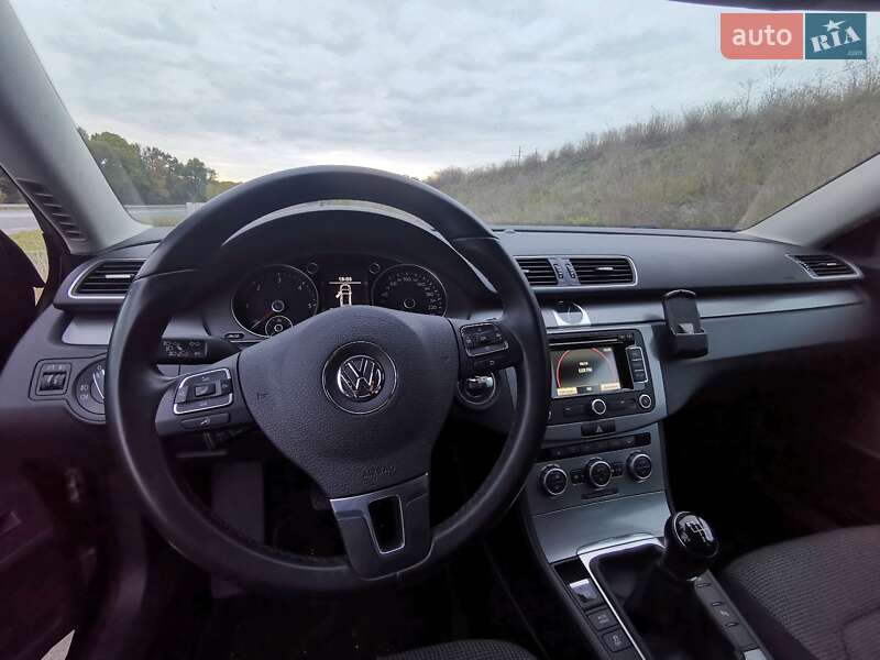 Универсал Volkswagen Passat 2012 в Хмельницком