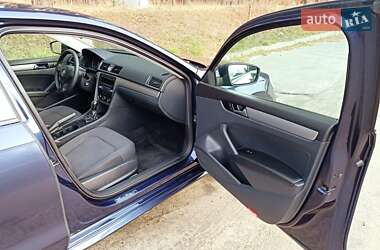 Седан Volkswagen Passat 2013 в Киеве