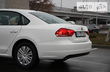 Седан Volkswagen Passat 2015 в Киеве