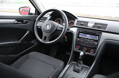 Седан Volkswagen Passat 2015 в Киеве