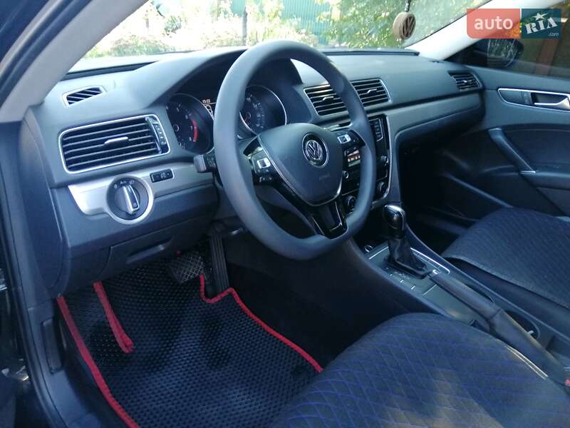 Седан Volkswagen Passat 2016 в Черкассах