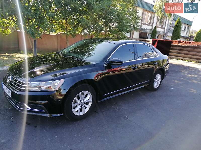 Седан Volkswagen Passat 2016 в Черкассах