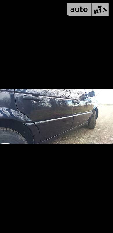 Седан Volkswagen Passat 1989 в Кельменцях