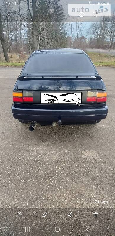 Седан Volkswagen Passat 1989 в Кельменцях