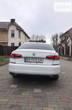 Седан Volkswagen Passat 2020 в Хмельницькому
