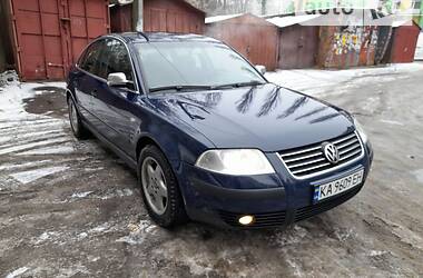 Седан Volkswagen Passat 2002 в Киеве