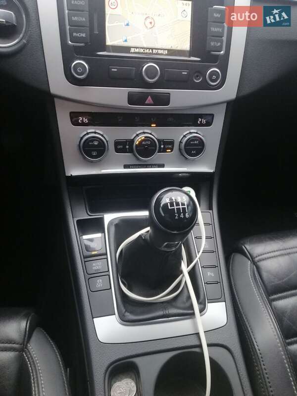 Универсал Volkswagen Passat 2012 в Киеве фото 8 Универсал Volkswagen Passat 2012 в Киеве