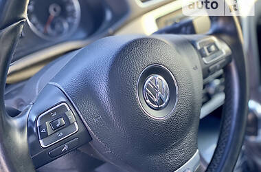 Седан Volkswagen Passat 2012 в Днепре