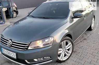 Універсал Volkswagen Passat 2012 в Тернополі