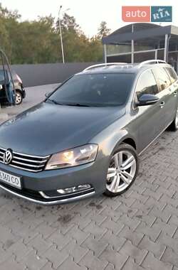 Універсал Volkswagen Passat 2012 в 