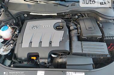 Универсал Volkswagen Passat 2011 в Житомире