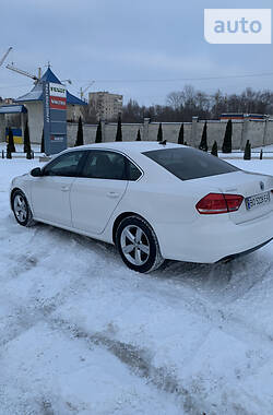 Седан Volkswagen Passat 2012 в Тернополі