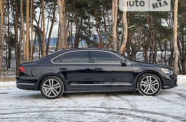 Седан Volkswagen Passat 2017 в Киеве