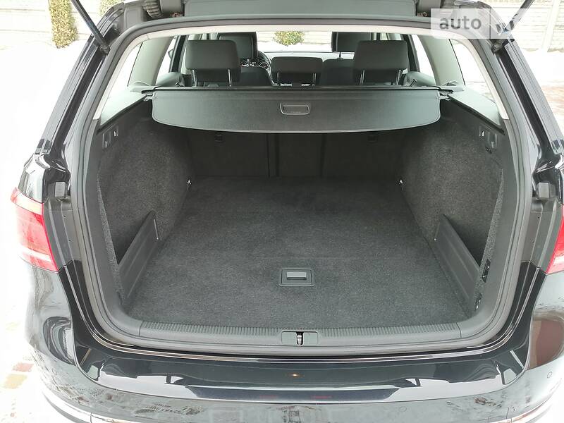 Універсал Volkswagen Passat 2012 в Луцьку