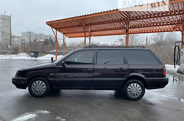 Универсал Volkswagen Passat 1995 в Харькове