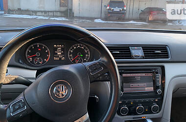 Седан Volkswagen Passat 2012 в Запоріжжі