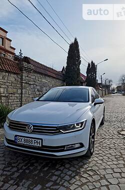 Седан Volkswagen Passat 2016 в Хмельницком