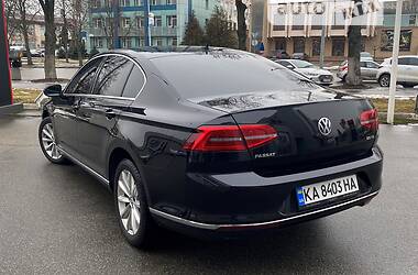 Седан Volkswagen Passat 2017 в Киеве