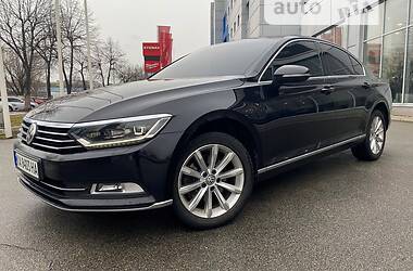 Седан Volkswagen Passat 2017 в Киеве