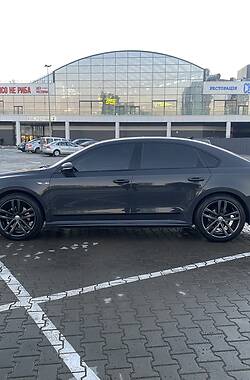 Седан Volkswagen Passat 2016 в Киеве