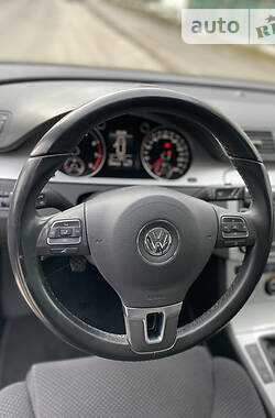 Универсал Volkswagen Passat 2010 в Луцке