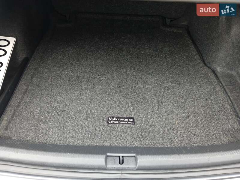 Седан Volkswagen Passat 2015 в Киеве