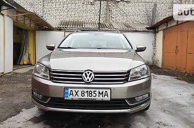 Універсал Volkswagen Passat 2012 в Харкові