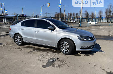 Седан Volkswagen Passat 2012 в Виннице