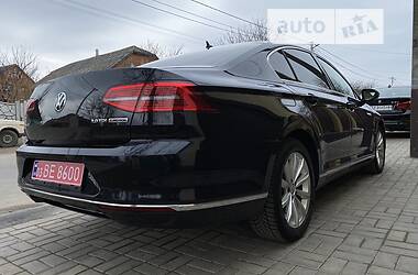 Седан Volkswagen Passat 2015 в Хмельницком