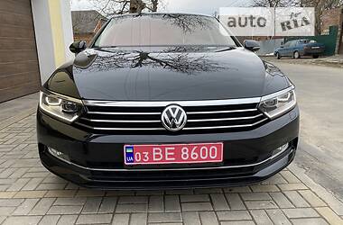 Седан Volkswagen Passat 2015 в Хмельницком