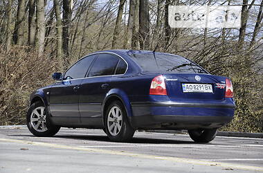 Седан Volkswagen Passat 2001 в Сваляве